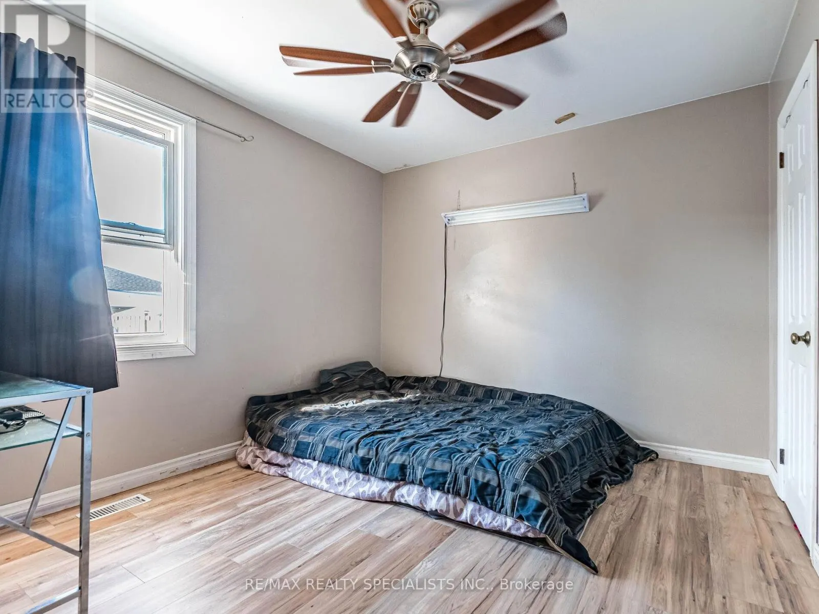 6 ENDFIELD AVENUE