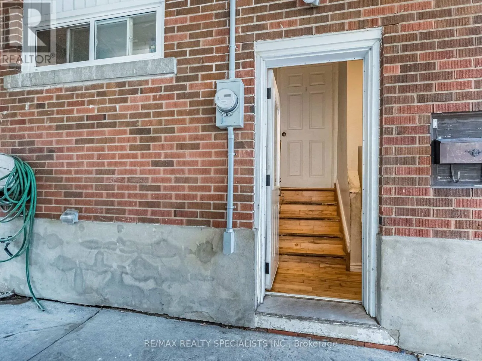 6 ENDFIELD AVENUE