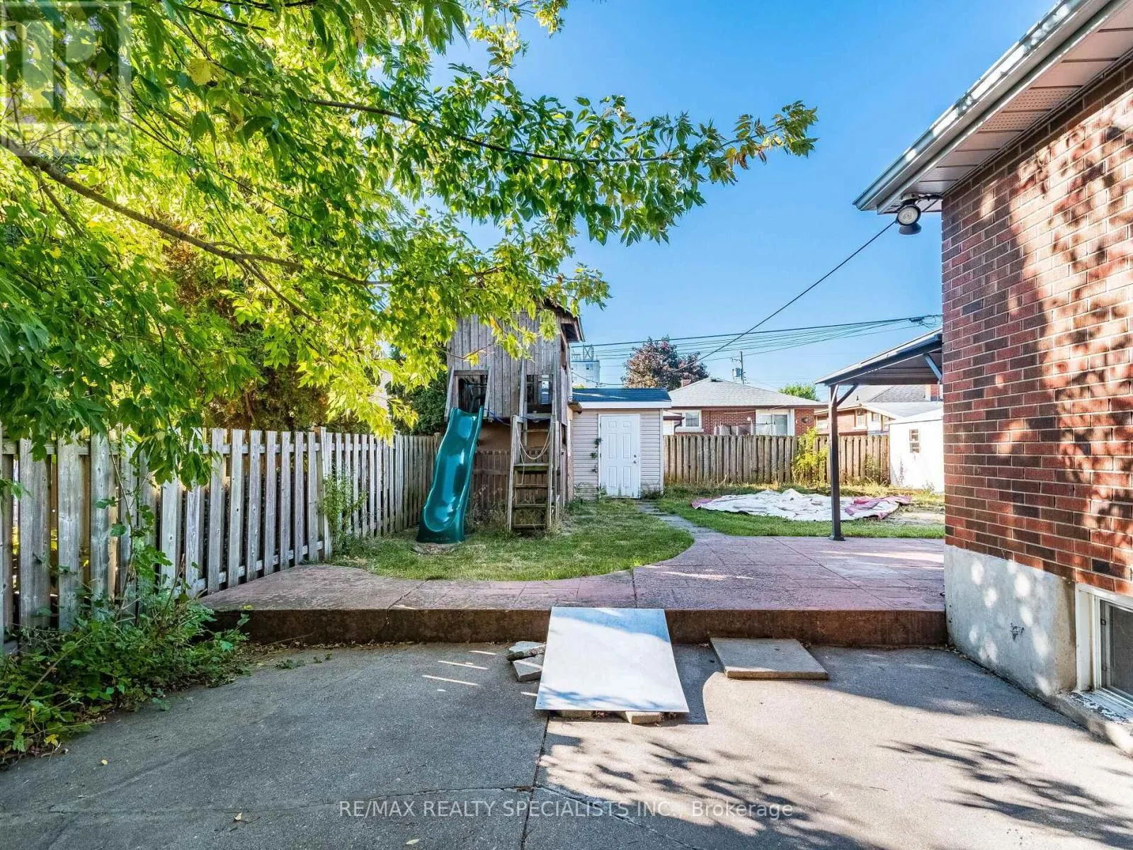 6 ENDFIELD AVENUE