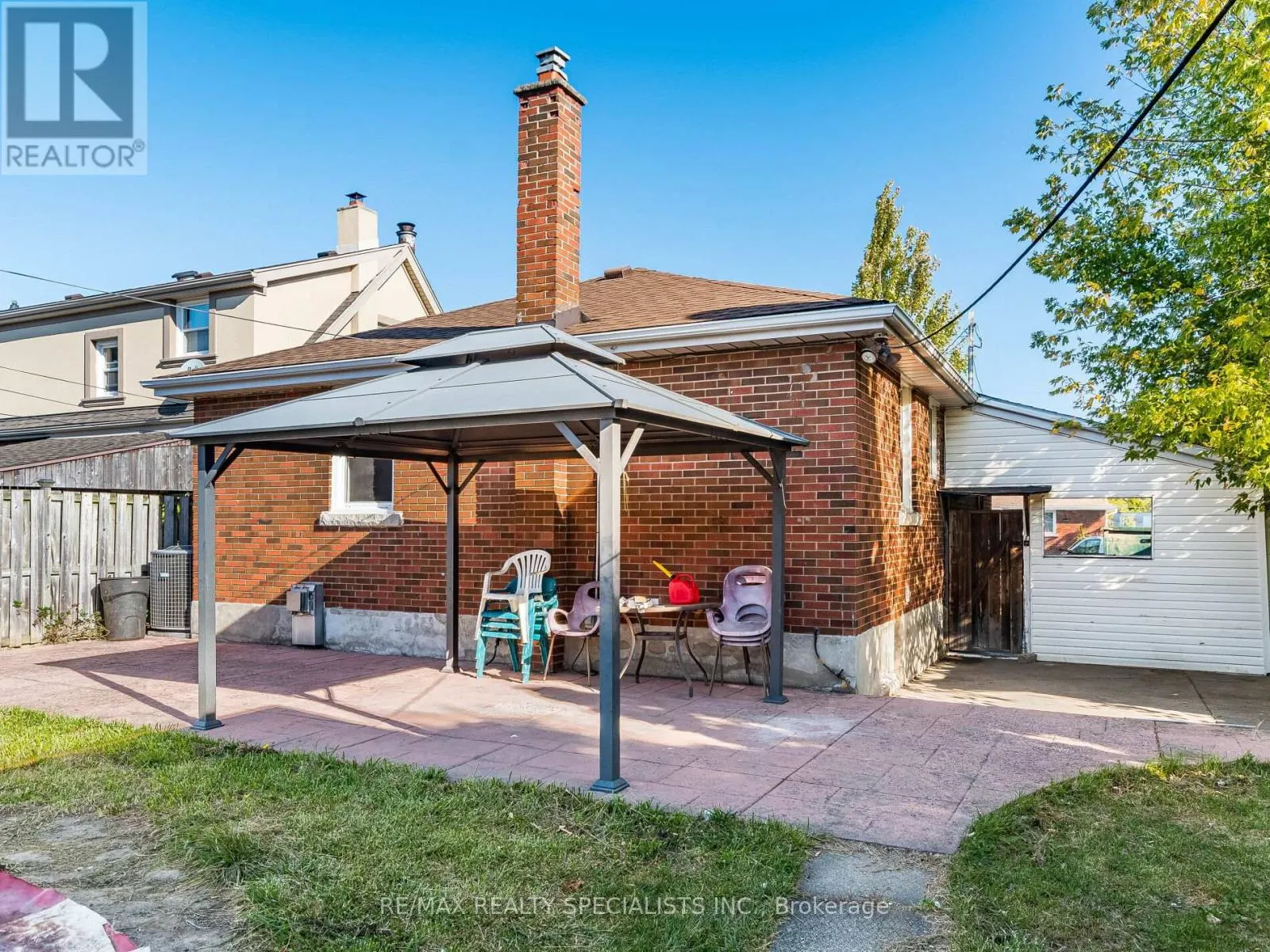 6 ENDFIELD AVENUE