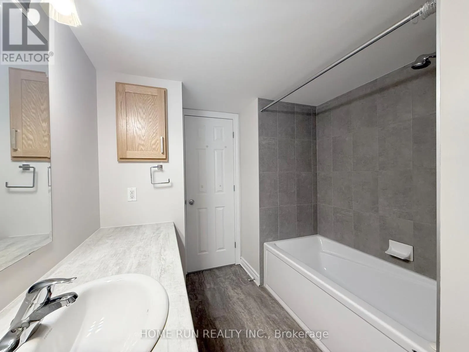 6 - 50 BARNSTONE DRIVE