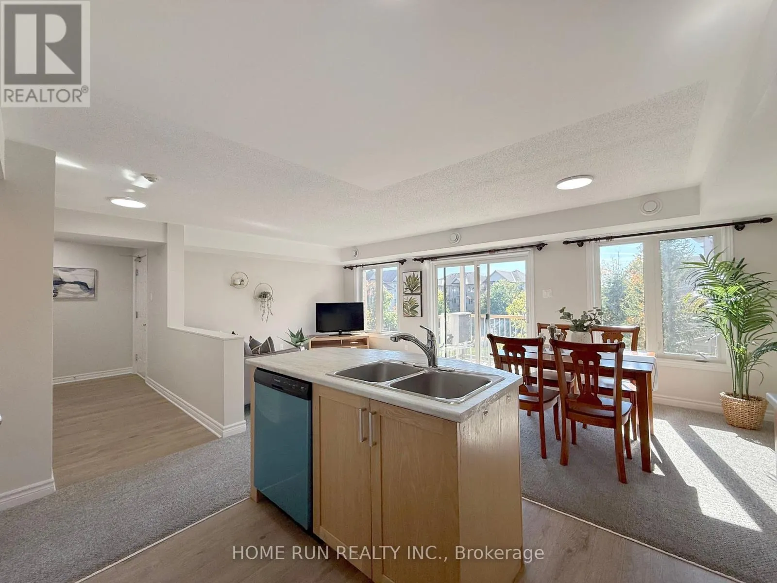 6 - 50 BARNSTONE DRIVE