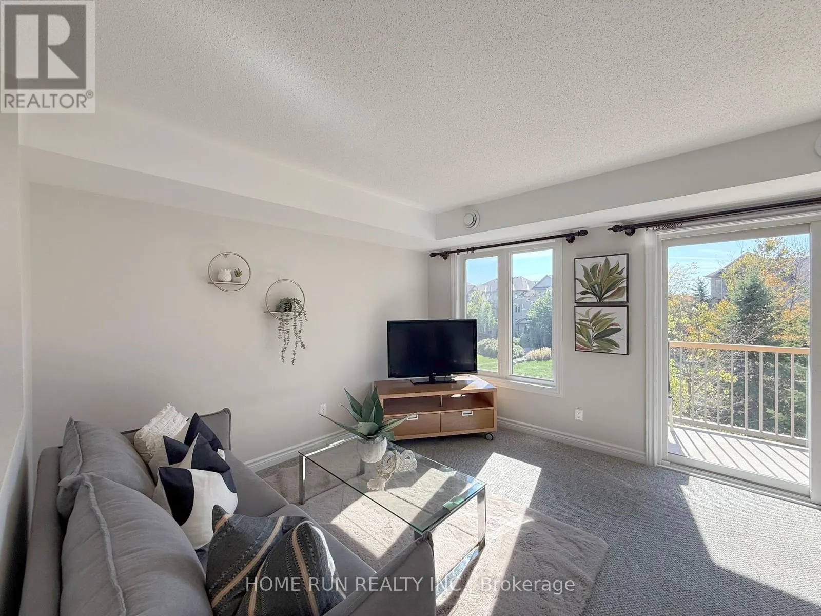 6 - 50 BARNSTONE DRIVE