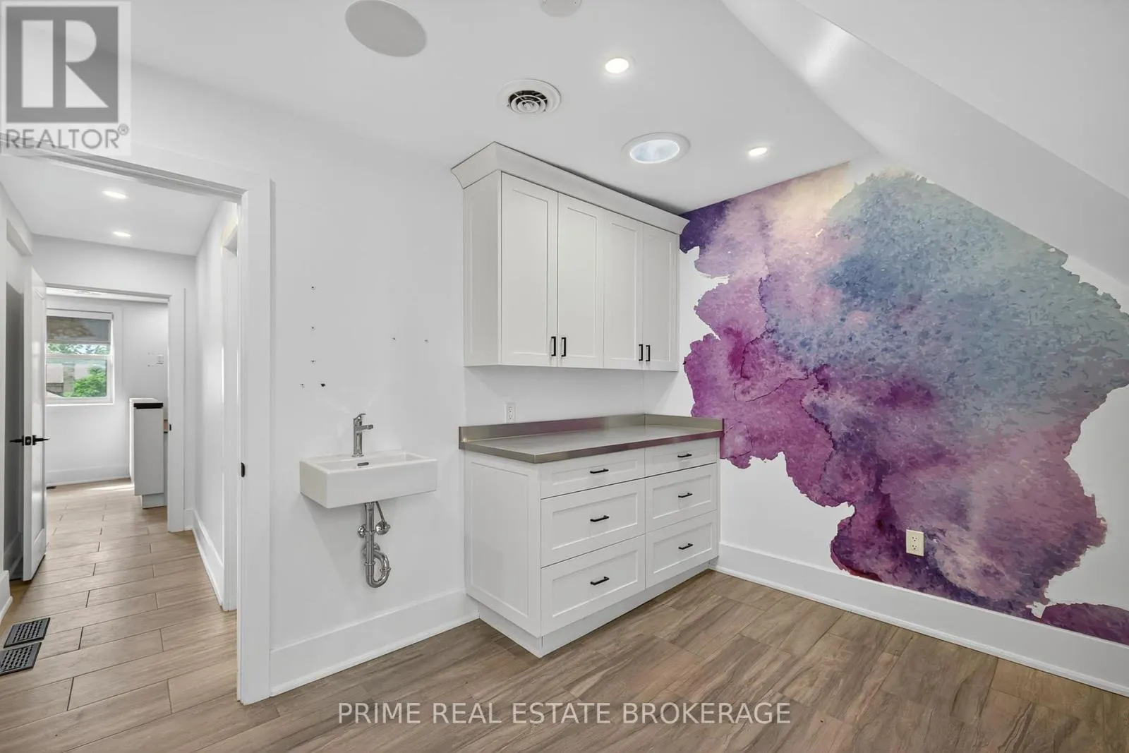 281 OXFORD STREET E