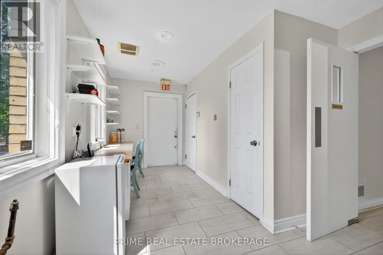 281 OXFORD STREET E