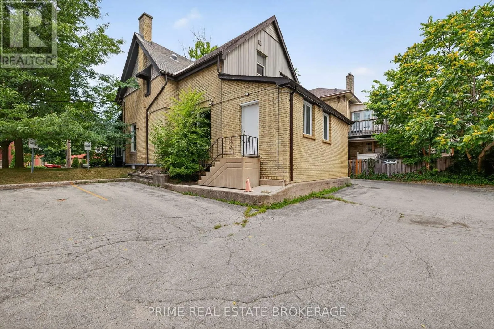 281 OXFORD STREET E
