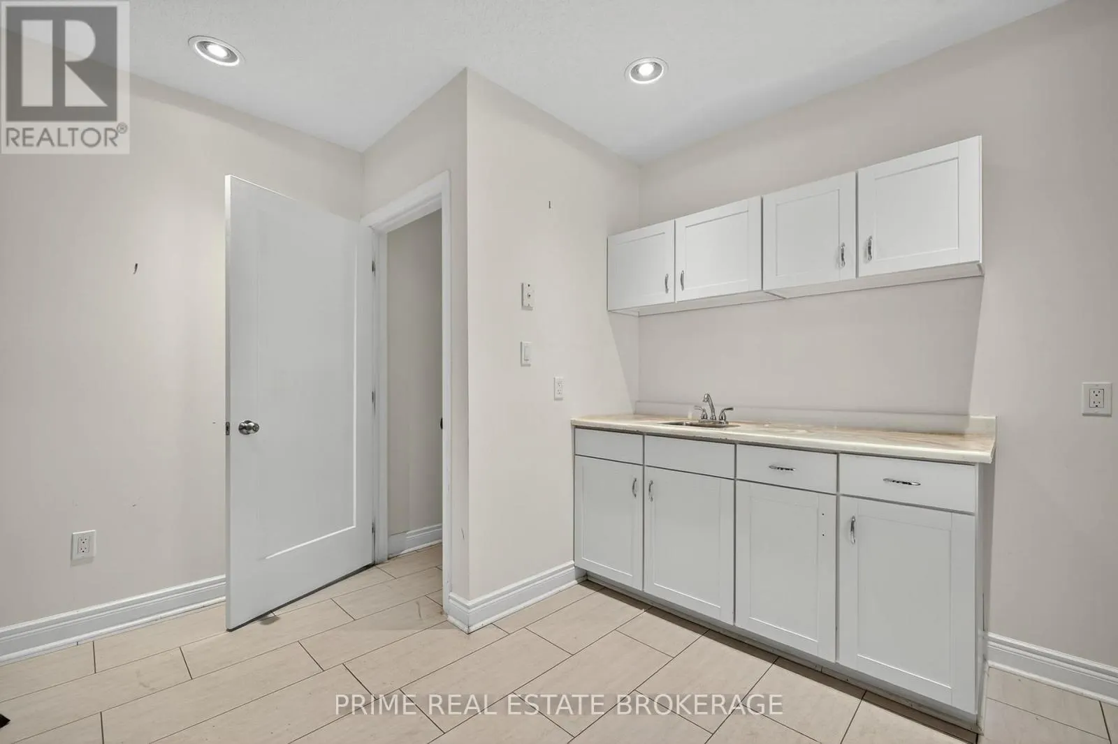 281 OXFORD STREET E