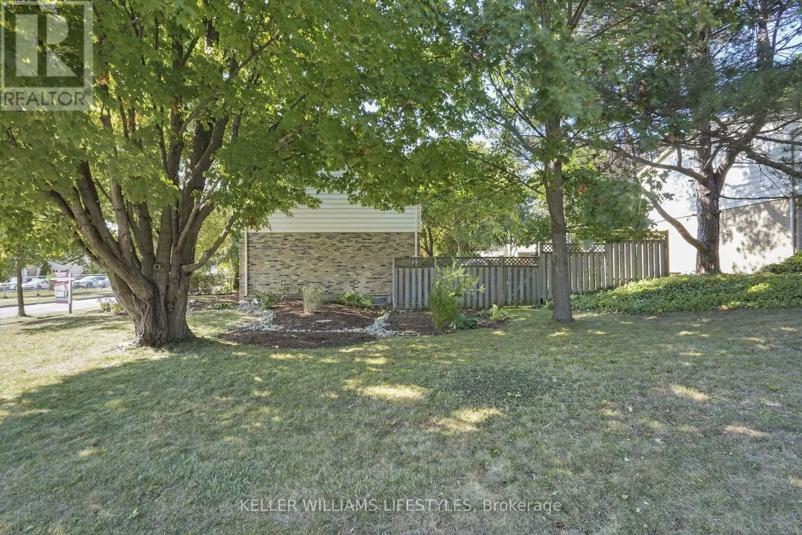 66 LLOYD MANOR CRESCENT