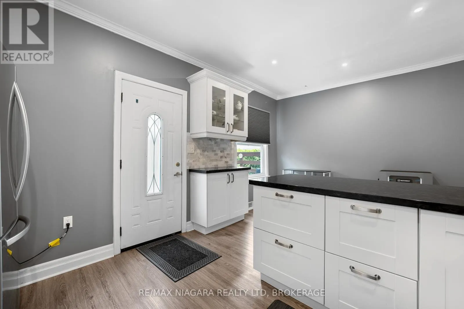 2969-2971 PORTAGE ROAD