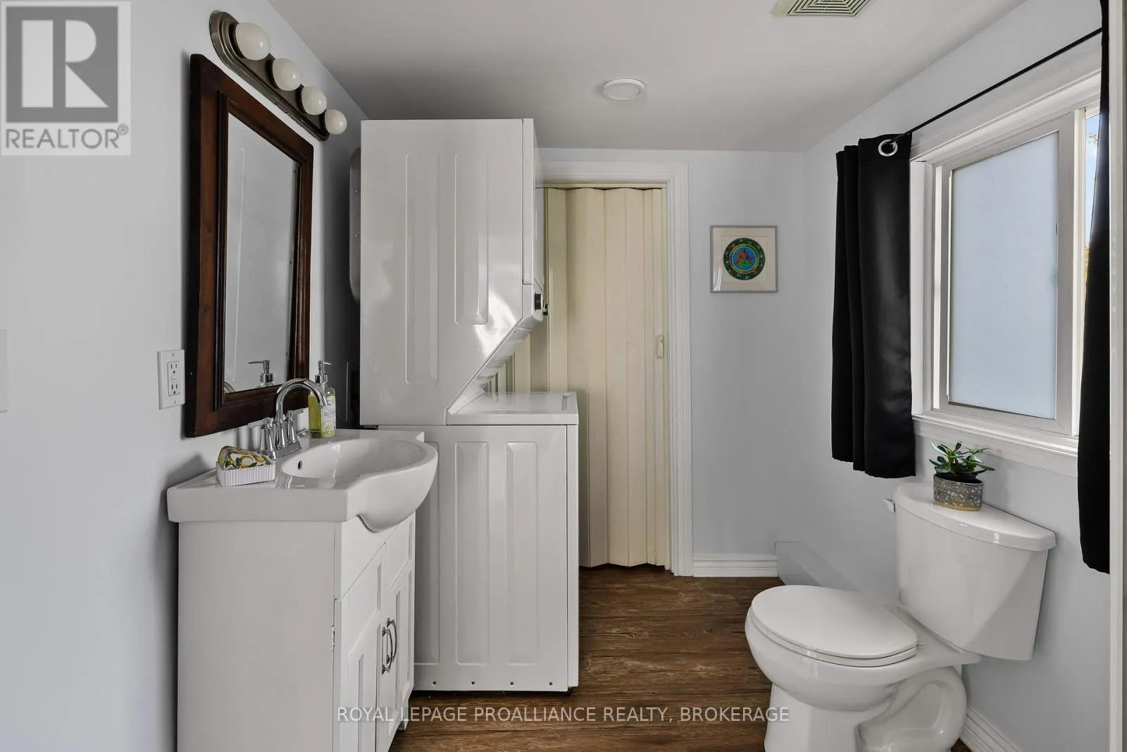 17 - 5569 BATH ROAD, #17