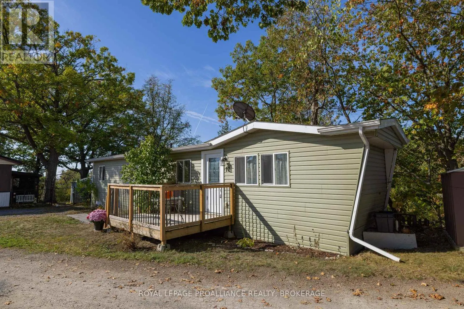 17 - 5569 BATH ROAD, #17