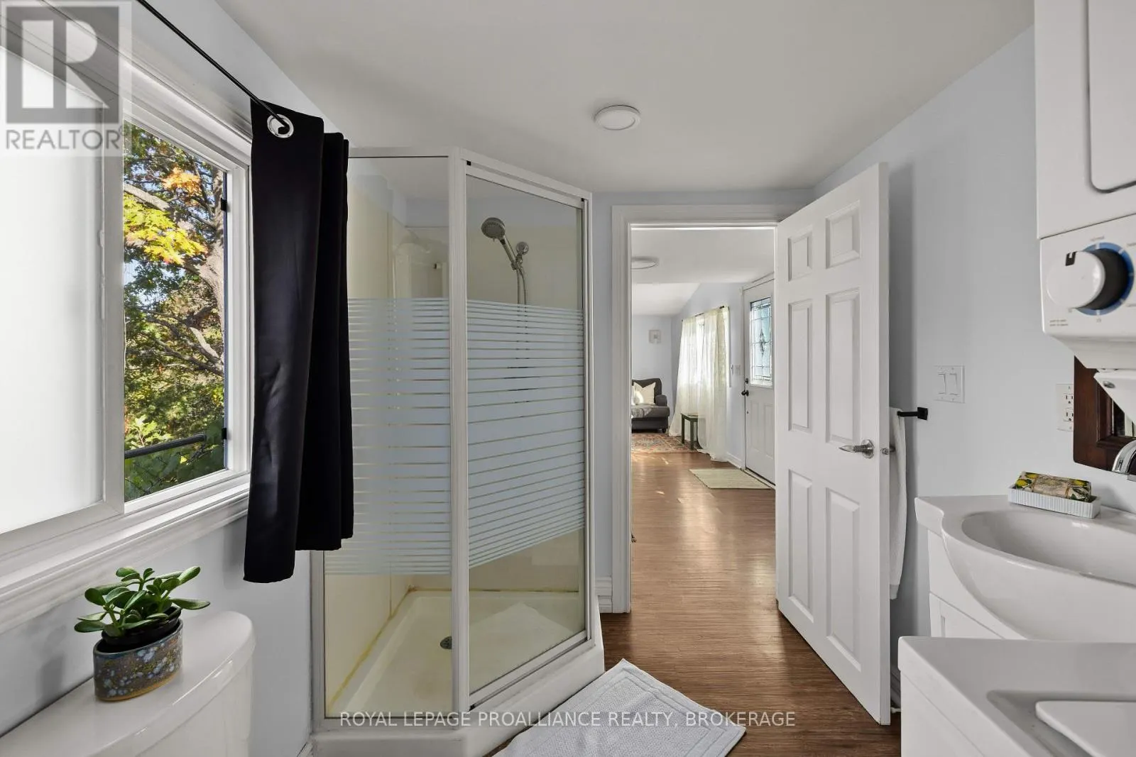 17 - 5569 BATH ROAD, #17