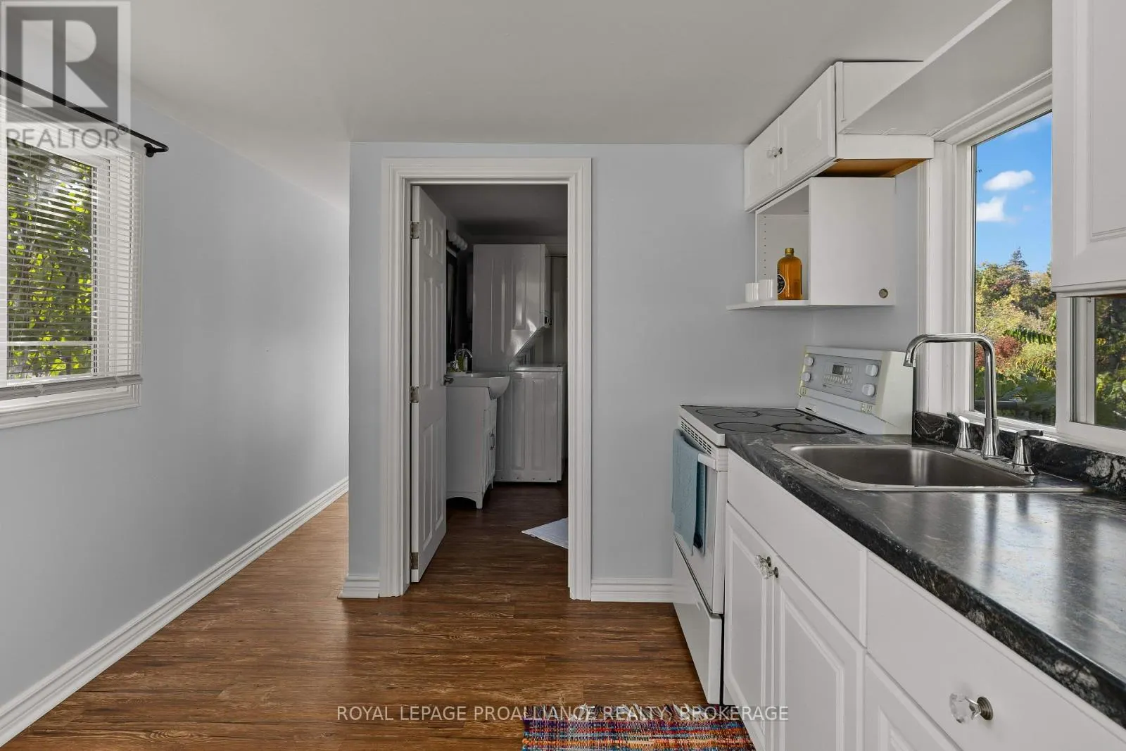 17 - 5569 BATH ROAD, #17