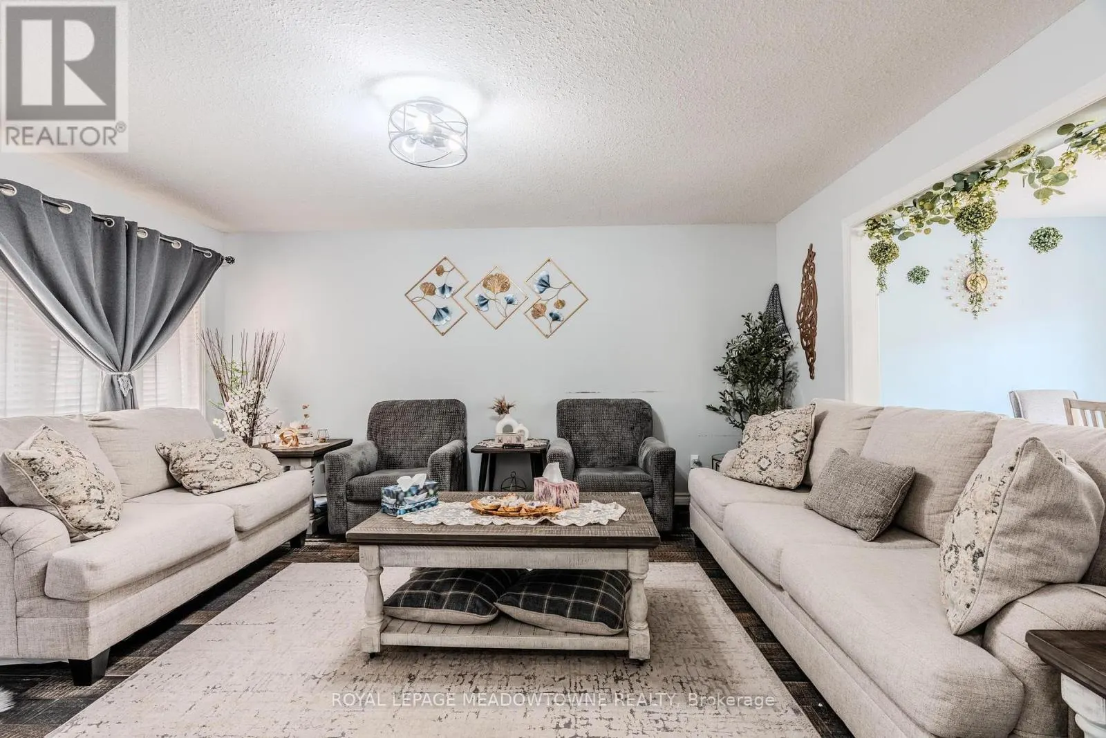 893 BITTERBUSH CRESCENT