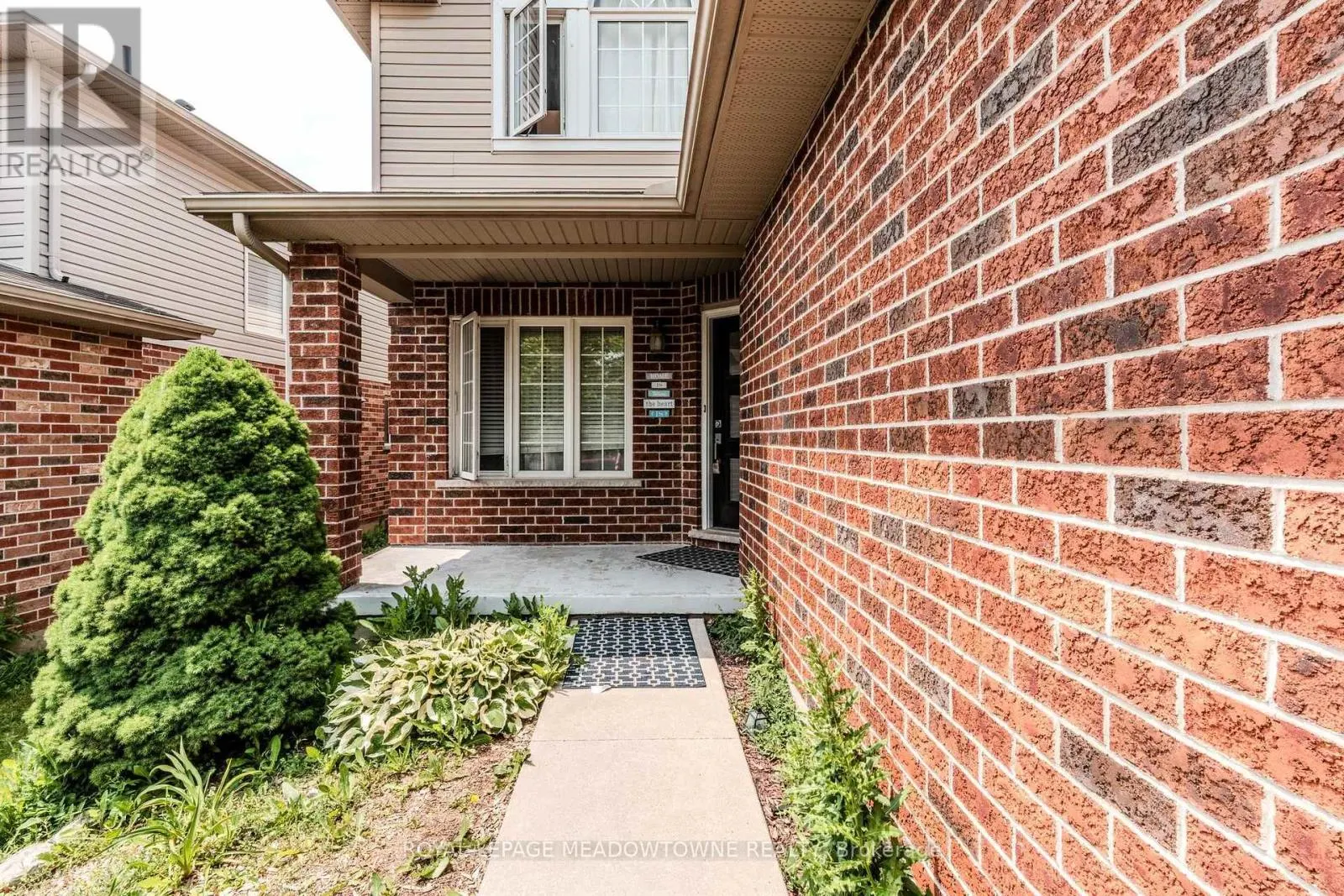 893 BITTERBUSH CRESCENT