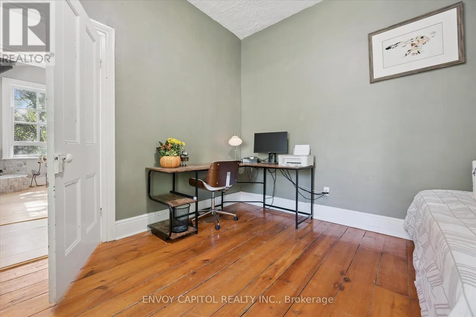 132 NORWICH STREET E