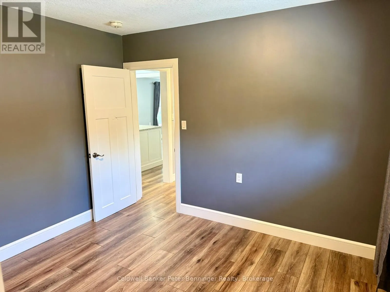 10 BROWNLEE STREET S