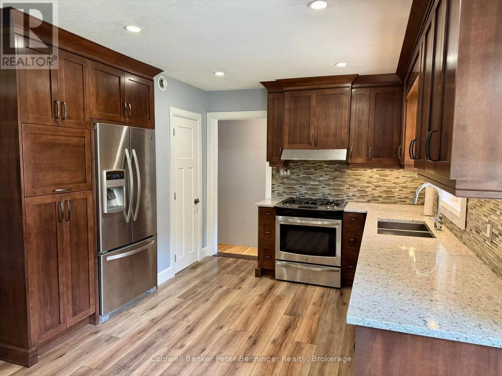 10 BROWNLEE STREET S