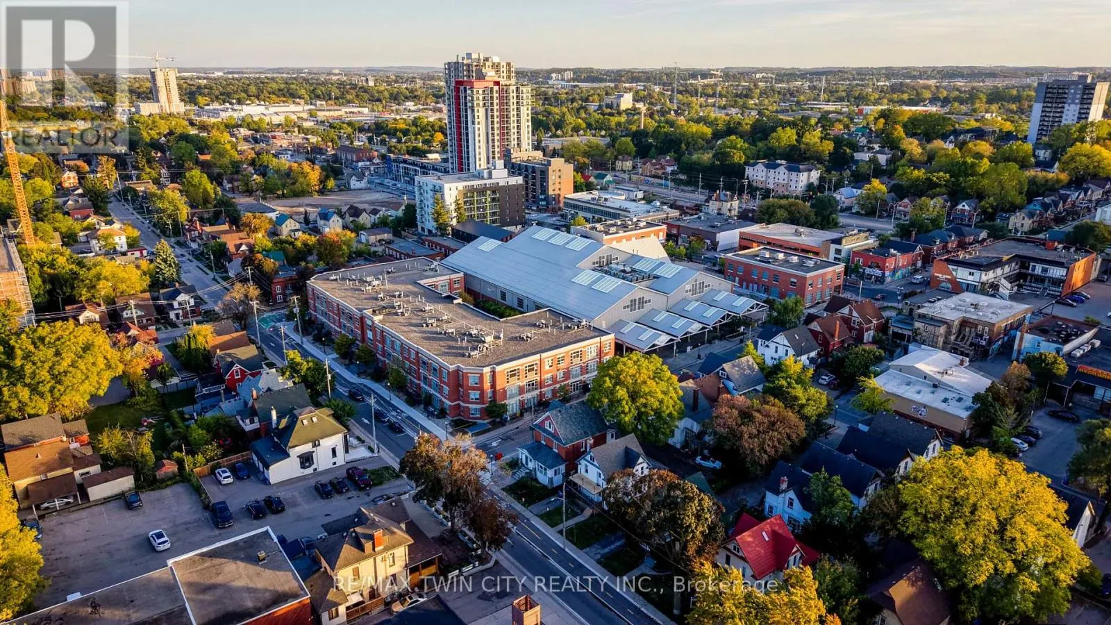 105 - 165 DUKE STREET E