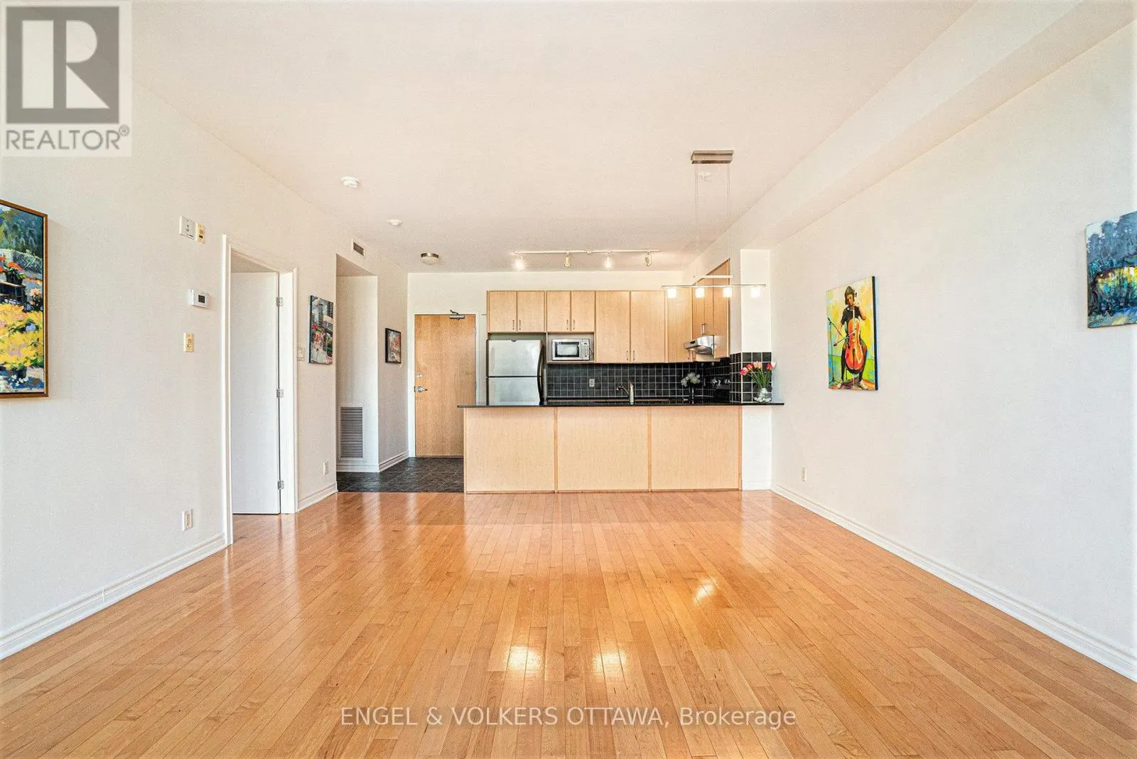 313 - 205 BOLTON STREET