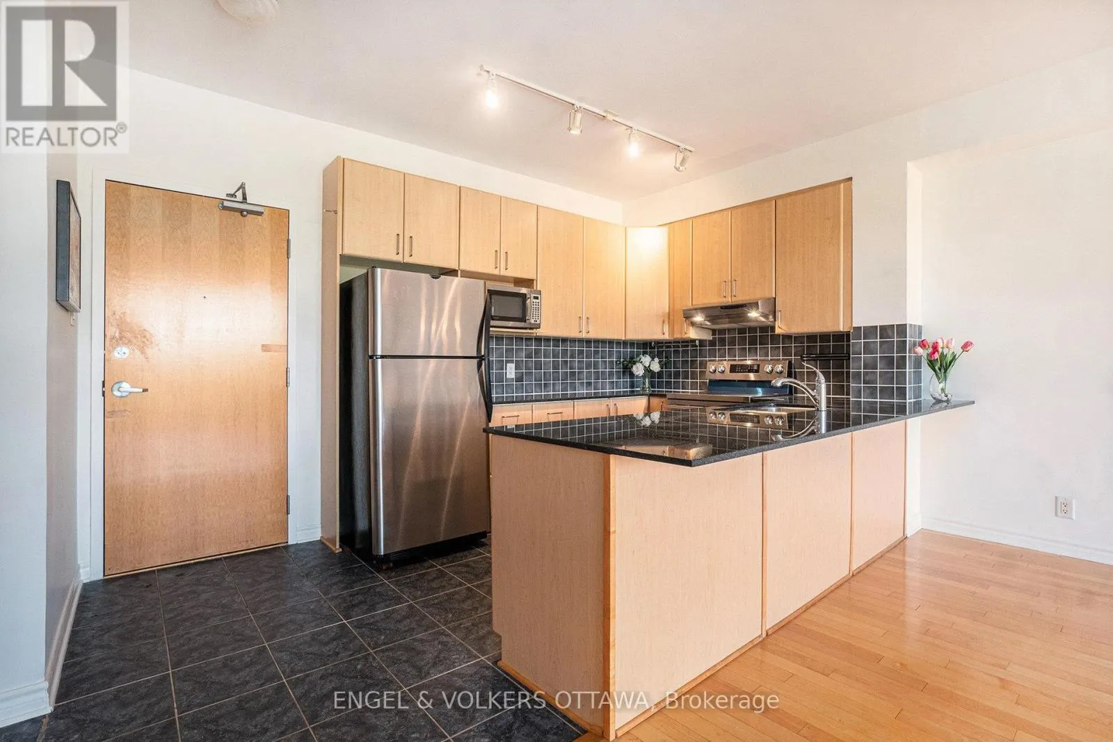 313 - 205 BOLTON STREET