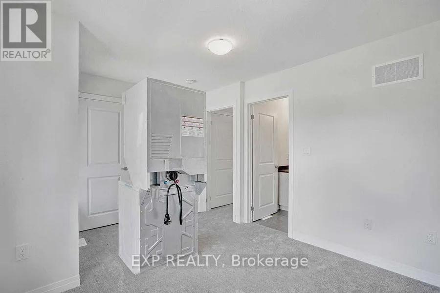 91 - 51 SPARROW AVENUE E