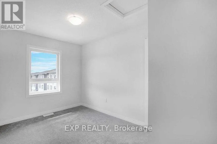 91 - 51 SPARROW AVENUE E