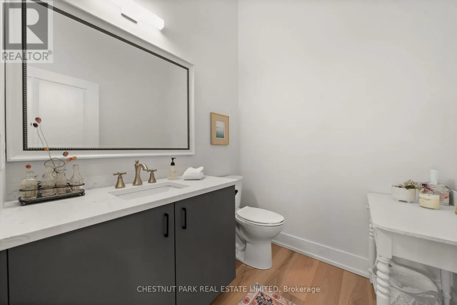 102 - 17 CLEAVE AVENUE, #102