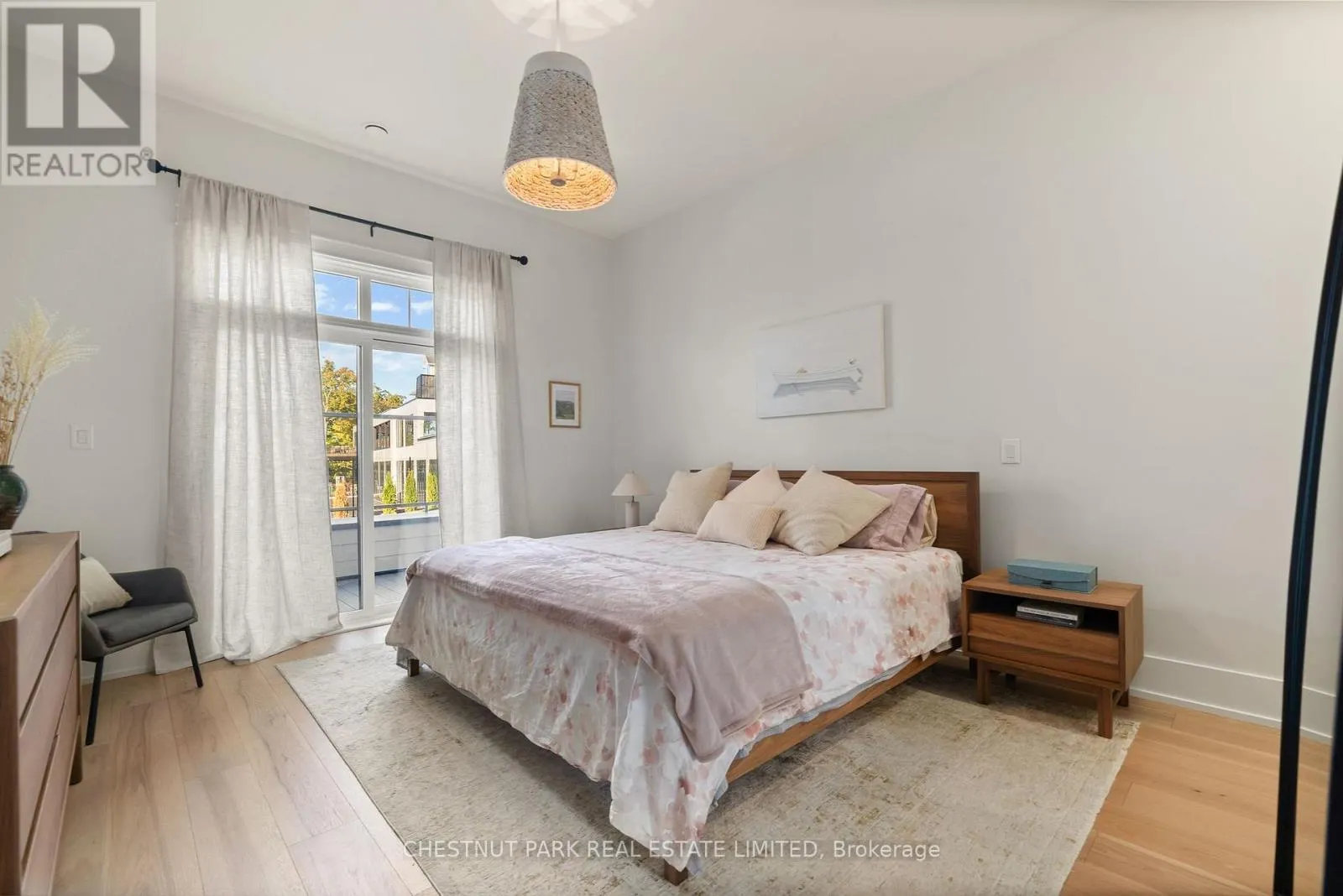 102 - 17 CLEAVE AVENUE, #102