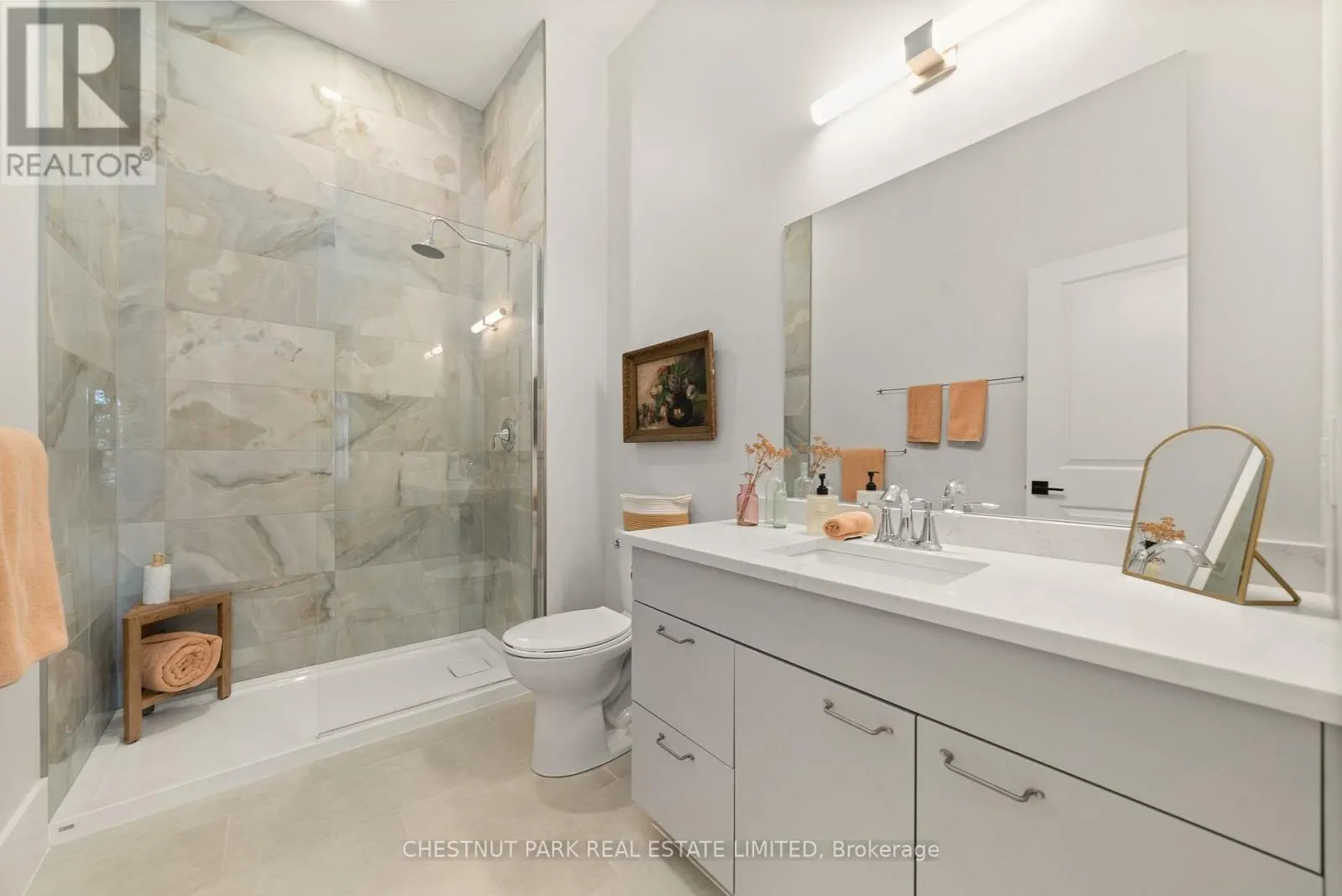 102 - 17 CLEAVE AVENUE, #102