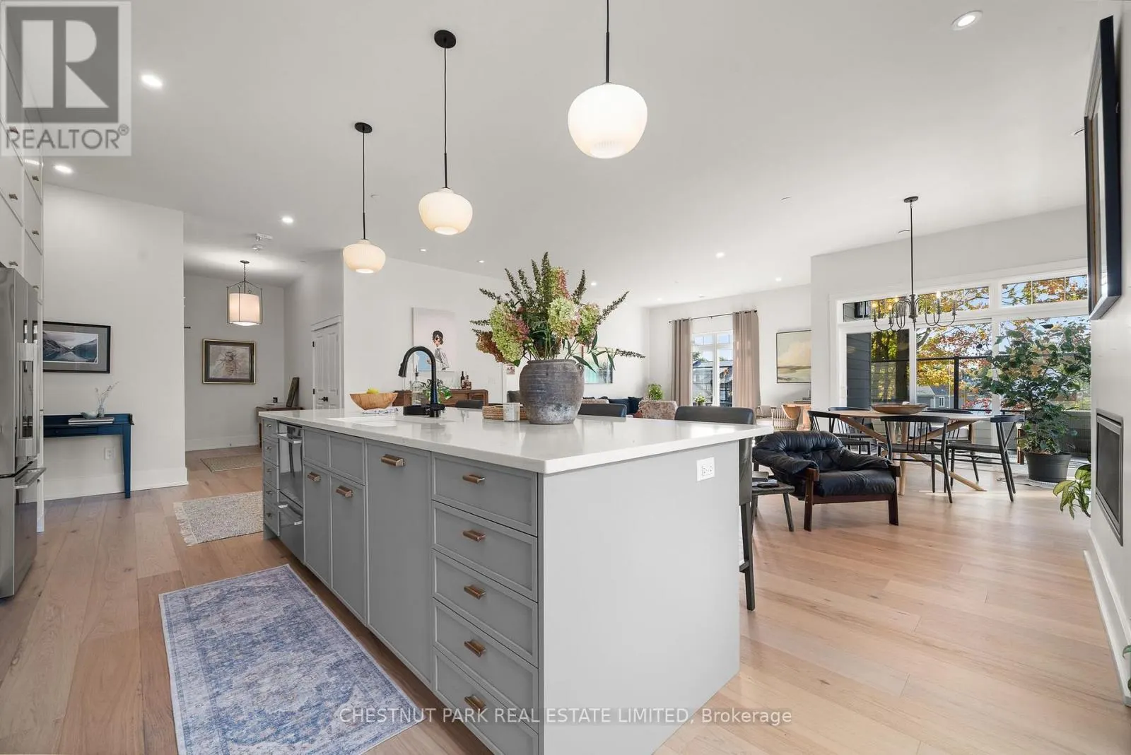 102 - 17 CLEAVE AVENUE, #102