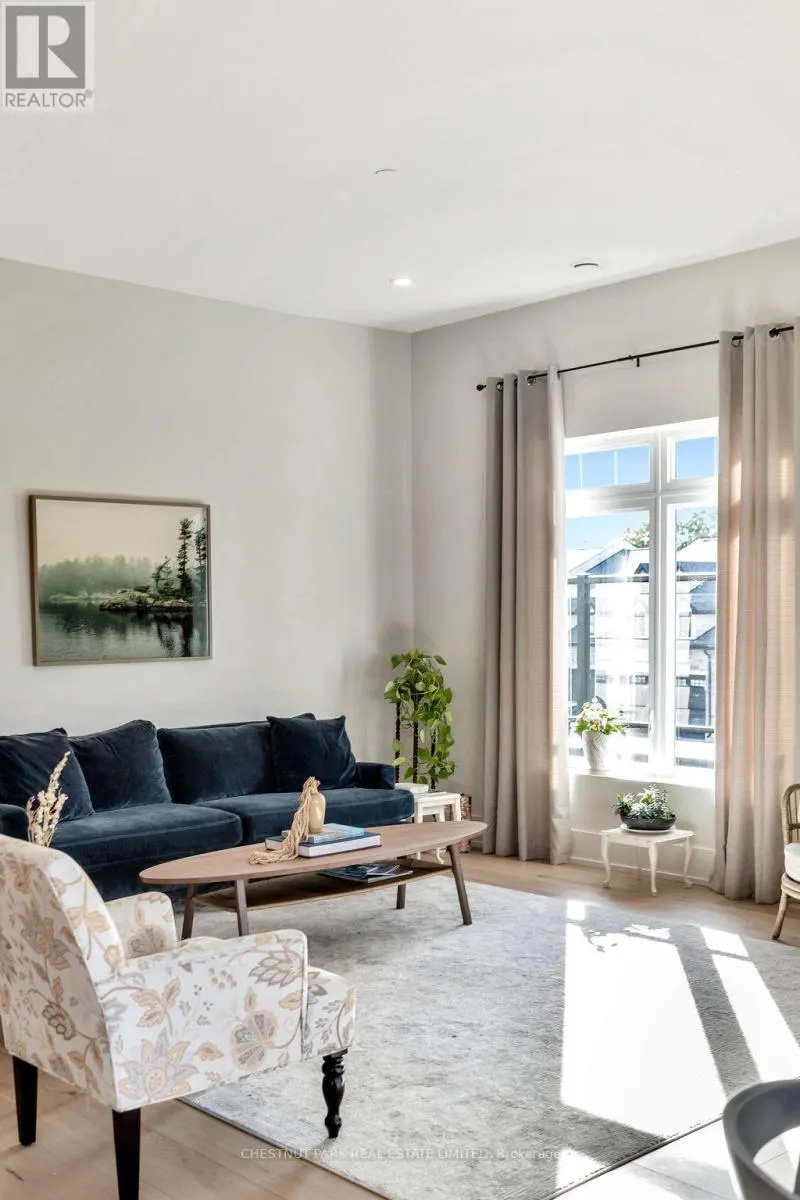 102 - 17 CLEAVE AVENUE, #102