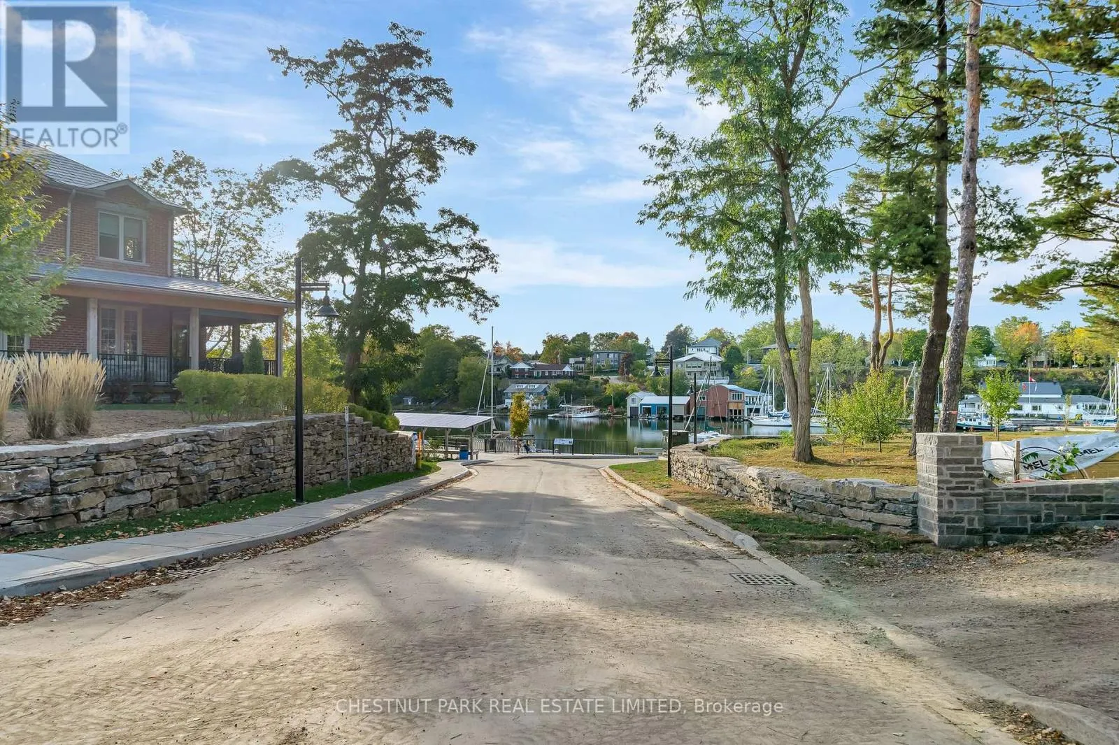 102 - 17 CLEAVE AVENUE, #102