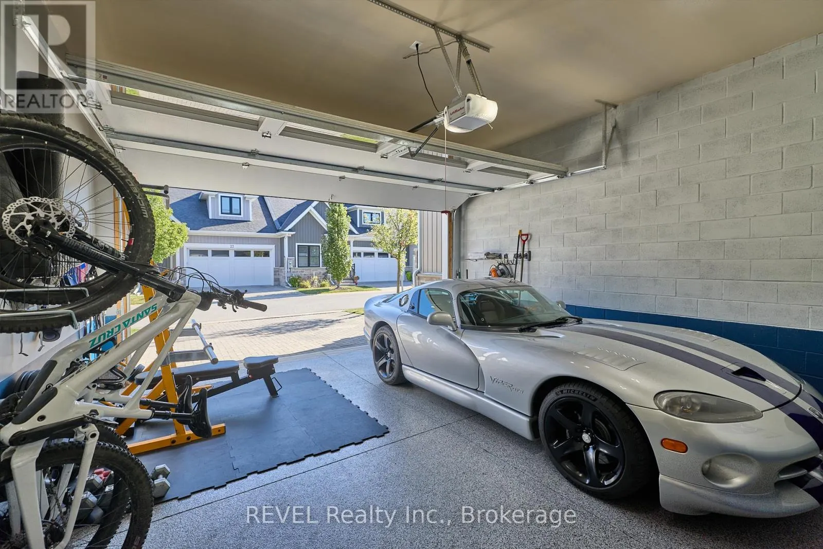 19 - 9245 SHOVELLER DRIVE, #19