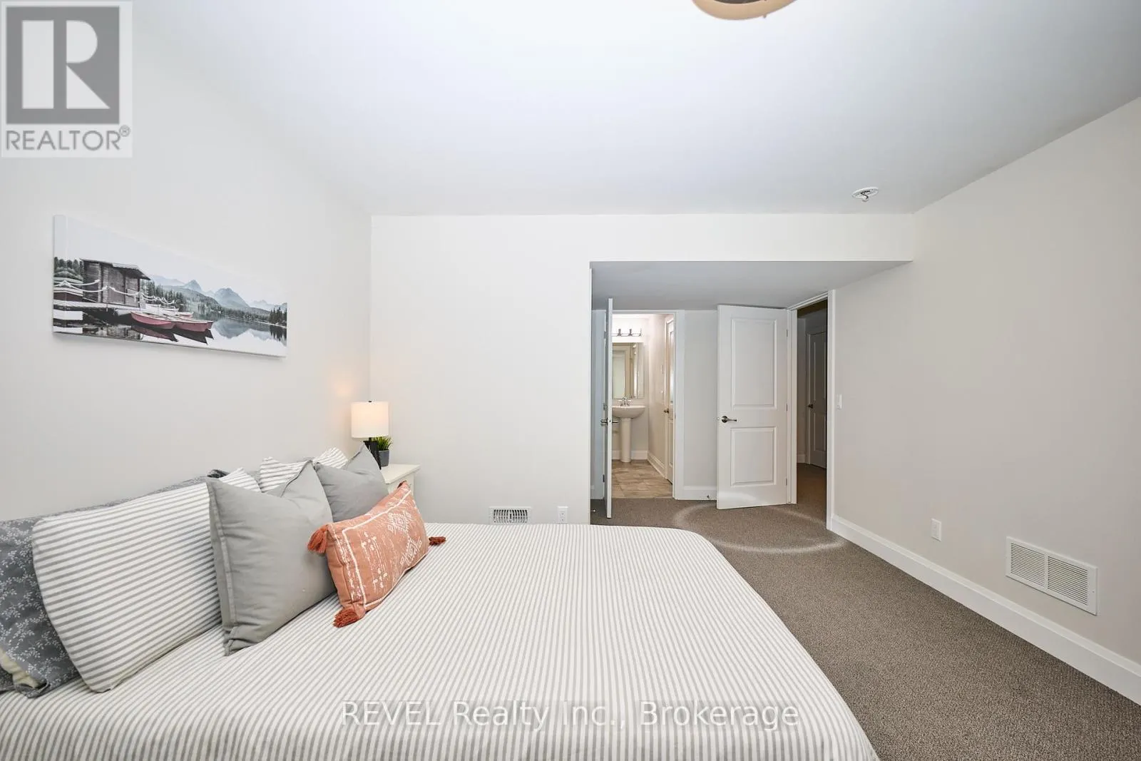 19 - 9245 SHOVELLER DRIVE, #19