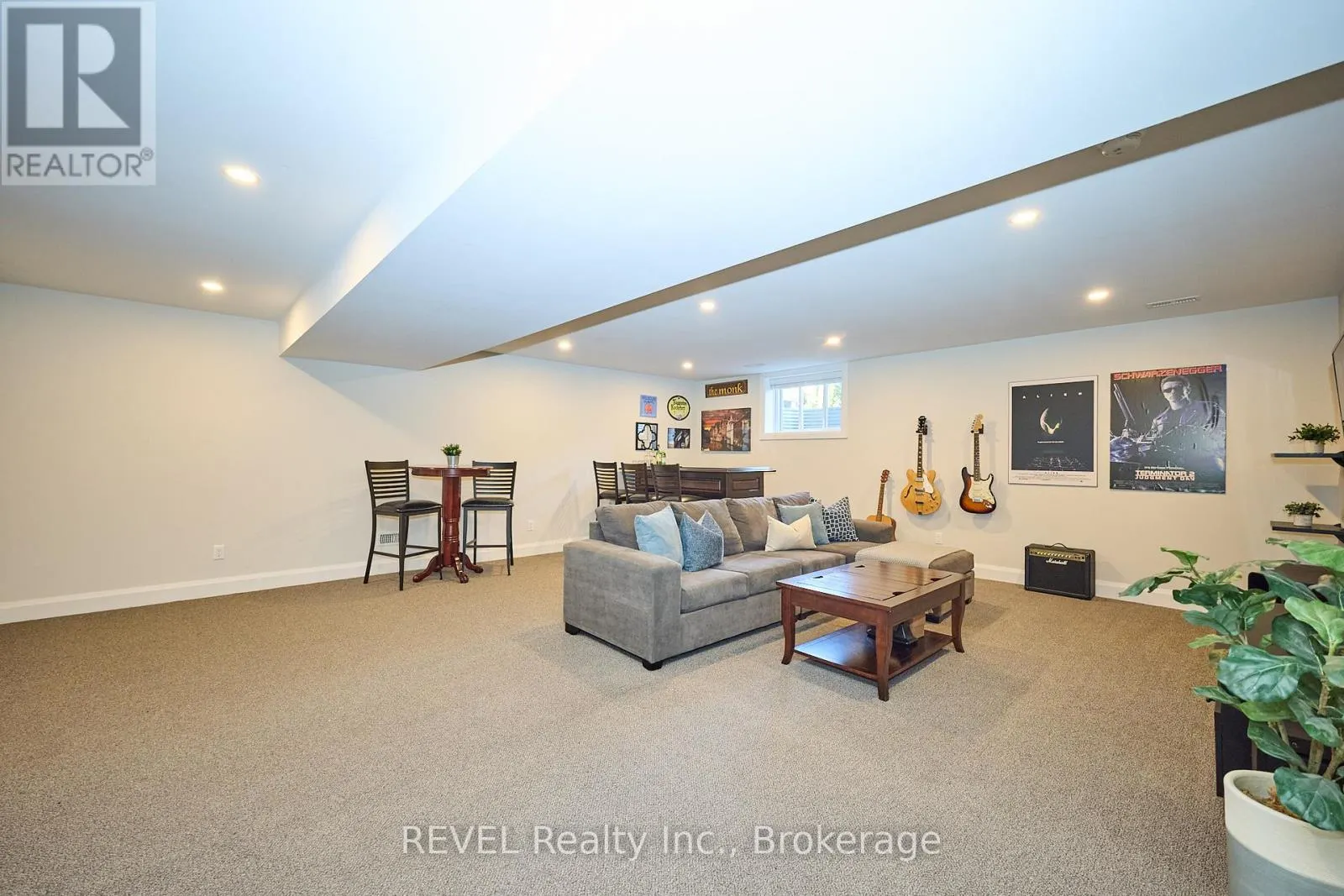 19 - 9245 SHOVELLER DRIVE, #19