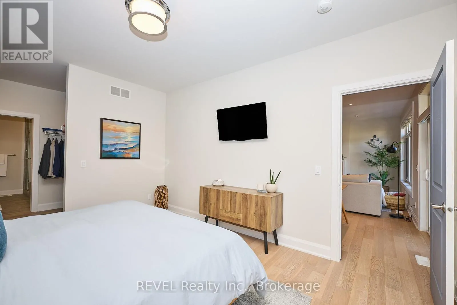 19 - 9245 SHOVELLER DRIVE, #19
