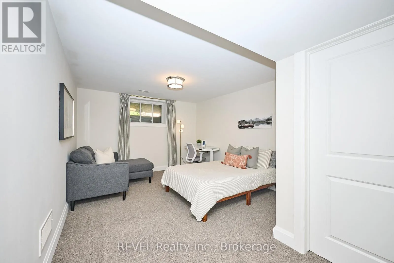 19 - 9245 SHOVELLER DRIVE, #19
