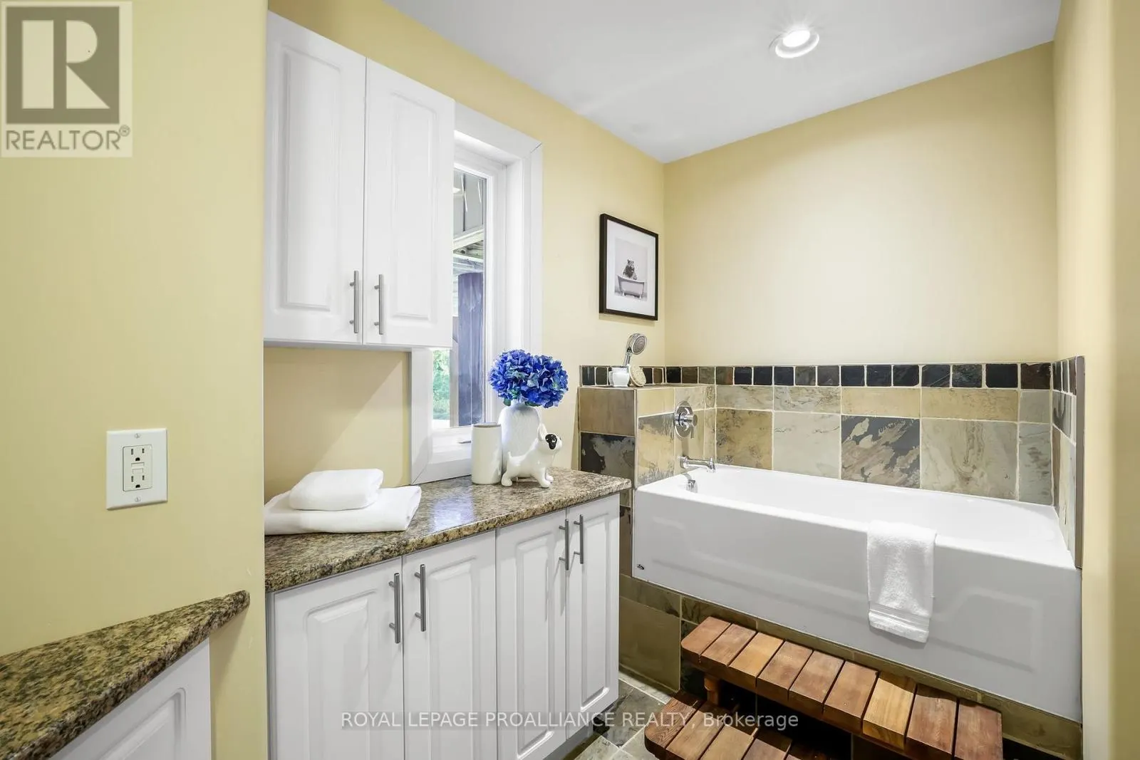 263 LAKESHORE ROAD