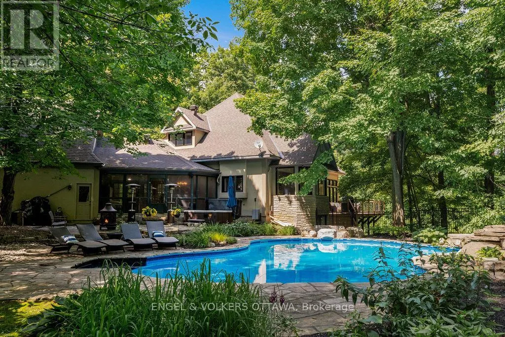 1412 HOUSTON CRESCENT
