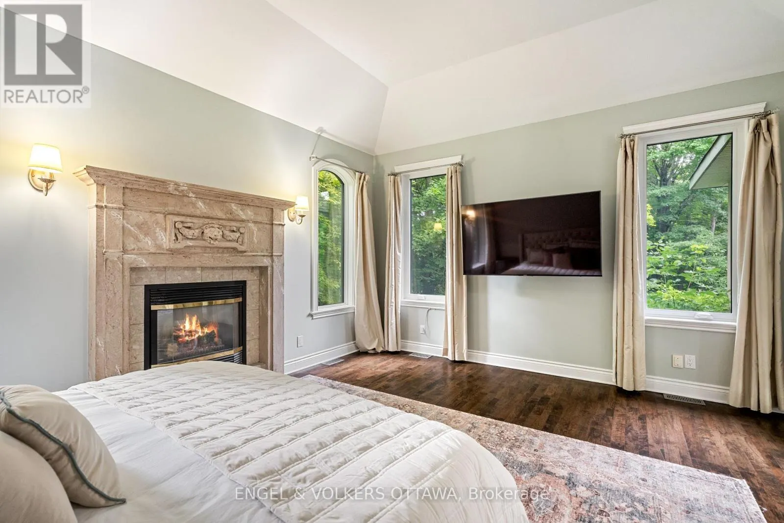 1412 HOUSTON CRESCENT