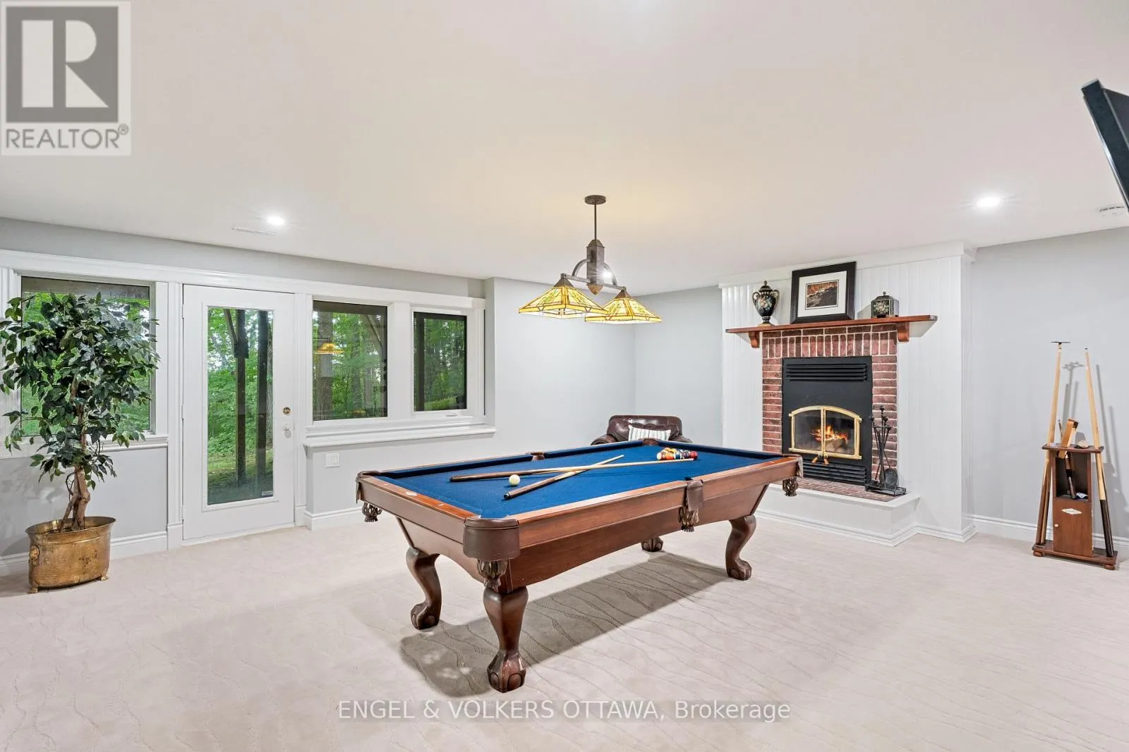1412 HOUSTON CRESCENT