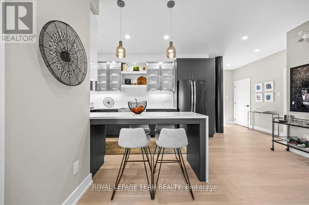 312 - 2370 TENTH LINE ROAD