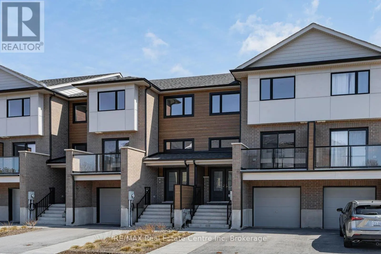8 - 182 BRIDGE CRESCENT, #8