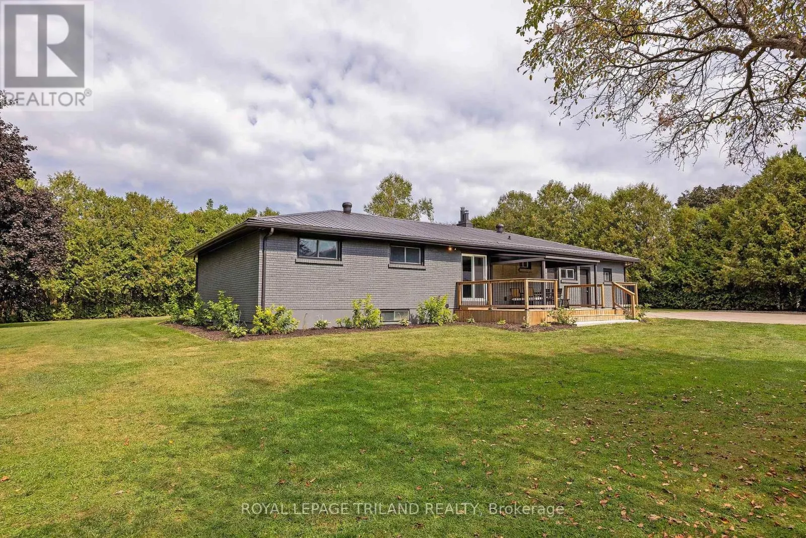 829 AVON DRIVE