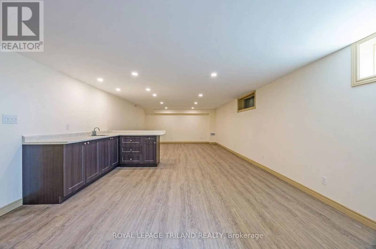 829 AVON DRIVE