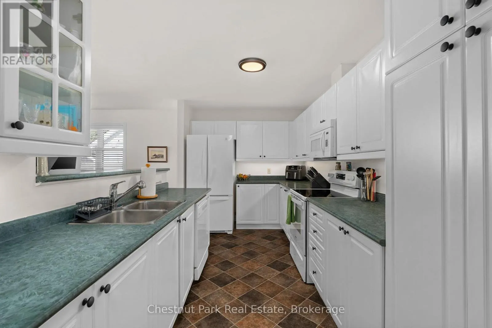 8 COATES AVENUE
