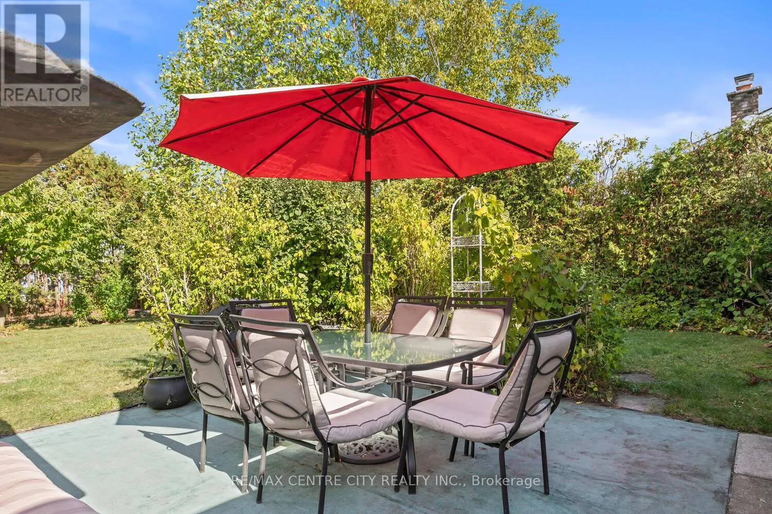 690 GRENFELL DRIVE