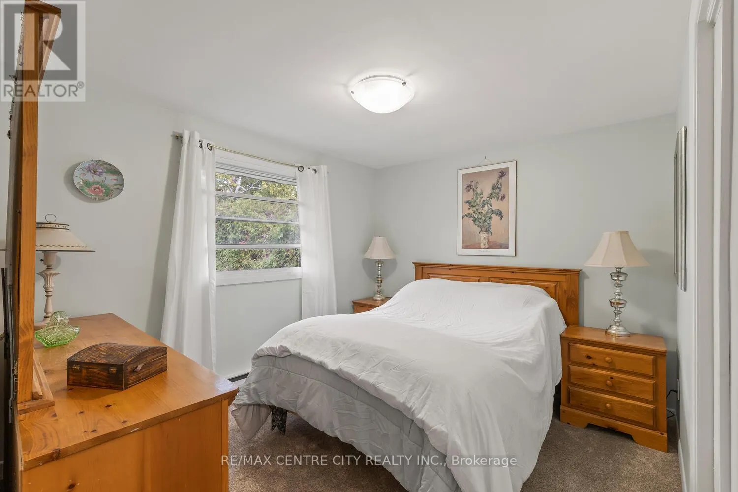 690 GRENFELL DRIVE