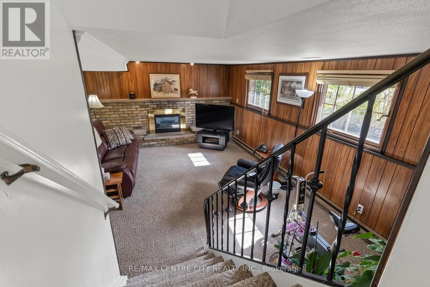 690 GRENFELL DRIVE
